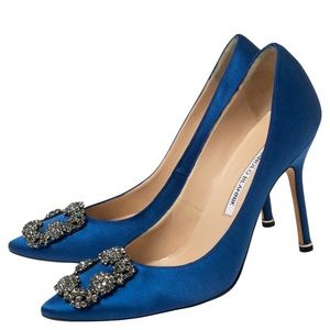 Manolo Blahnik Blue Satin Hangisi Crystal Embellished Size 38.5 Pumps